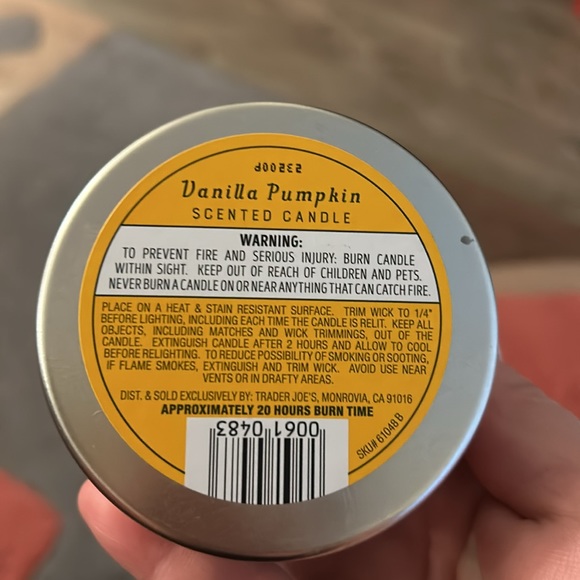 Brand new Trader Joe’s Vanilla Pumpkin Candle - Picture 2 of 3